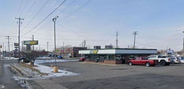 A&W Restaurant - Burton - 4013 E Court St